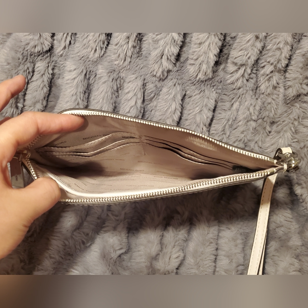 Mk Wristlet - Picture 4 of 4